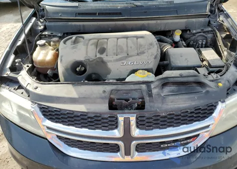 2013 Dodge Journey Sxt z USA, uszkodzony, nr VIN 3C4PDCBG4DT587665